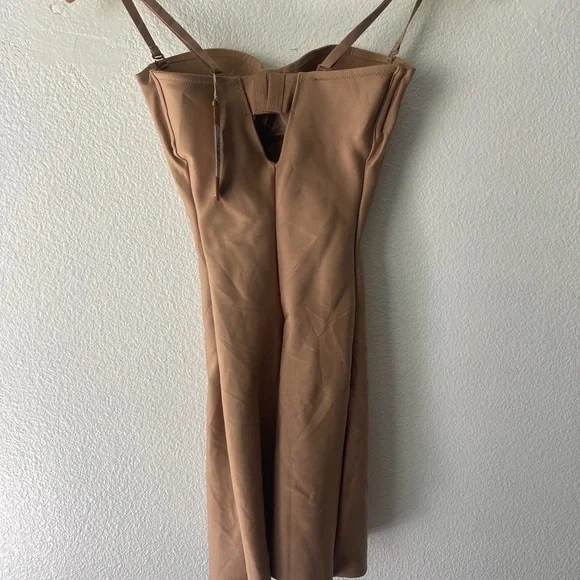 SKIMS BODY UNDERWIRE MID THIGH BODYSUIT  BD-ONS-9547W Sz X-Small Sienna Tan - Picture 3 of 5